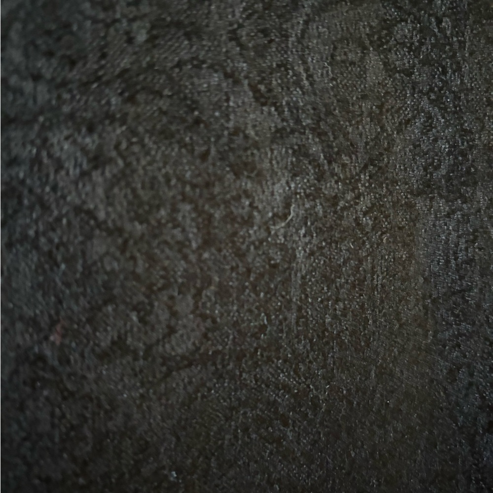 Black pashmina in approx 26 X 72 patterned wrap